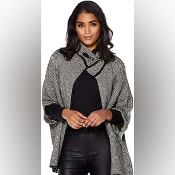Women Sweater Knit Cape with Gold Buckle Fashion Jacket Shawl Poncho size M - Picture 1 of 7